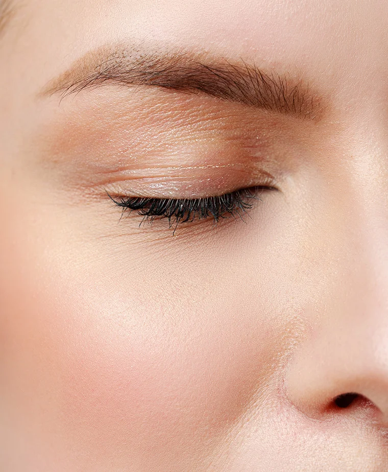 Blépharoplastie supérieure et correction des paupières