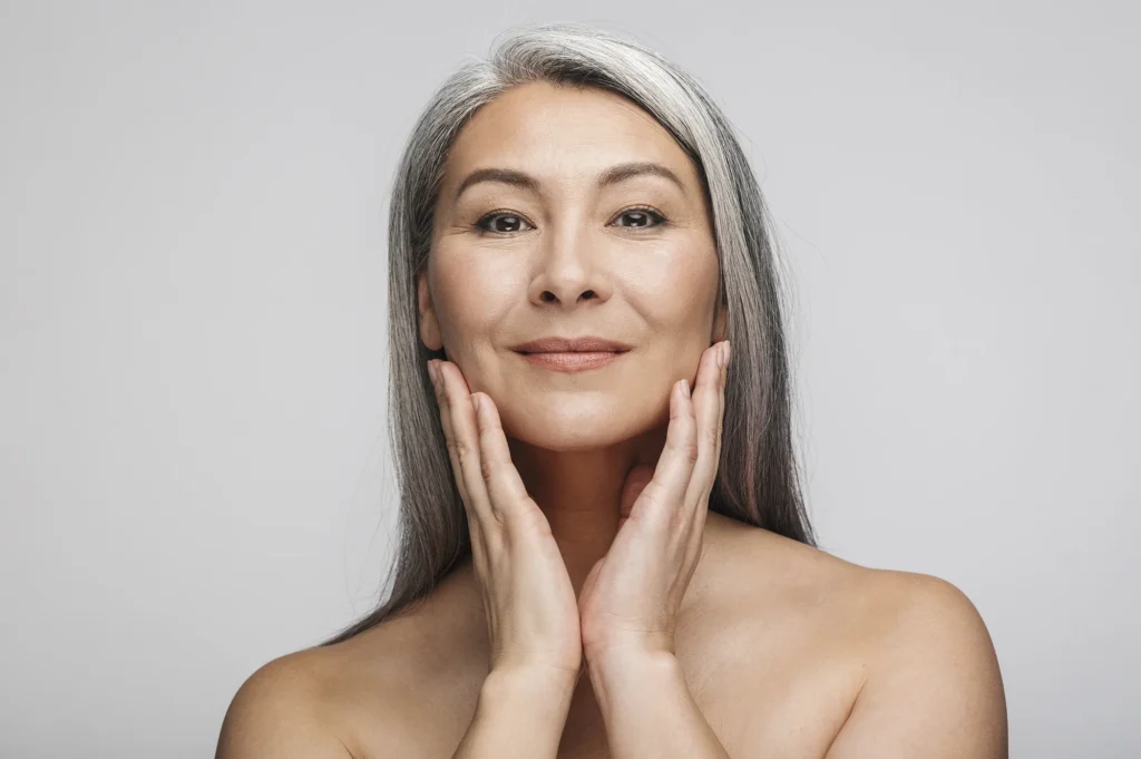 Mini-lifting facial et amélioration de l'ovale du visage